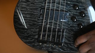 Unboxing of the Jackson Bass guitar JS3VQM transparent Black