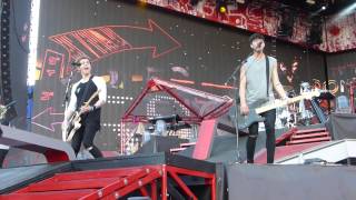 5 Seconds Of Summer - She Looks So Perfect Live Madrid 11.07.14 FRONT ROW