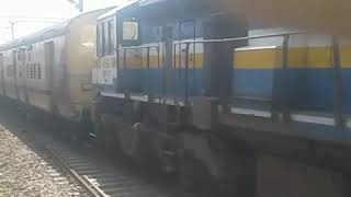 13009 DOON EXPRESS ARRIVING  AT ZAFRABAD JUNCTION