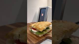 Pizza panini 🍕🍞 #pizza #caprese #sandwich #asmr #lunch #lunchtime #food #foodprep #satisfying #yum