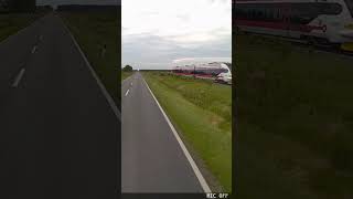 Vlak nije uvijek brži. / The train is not always faster. #dashcamcroatia #dashcam #caughtoncamera