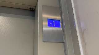 Basic Sodimas V-Motion elevator (📍Centre Médical Saint-Barnabé, Marseille, FR)