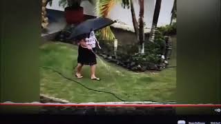 Gente che sta bene. People who are doing well #fun #funny #funnyvideo #funnyshorts #viral #rain #lol