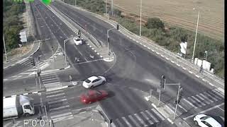 רוכב אופנוע ניצל בנס - צומת פרדסיה כביש 4