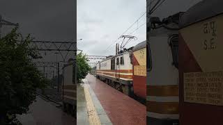 High Capacity Locomotive Wag-5 Kavi Guru Express Depart Bandel Station #shorts #viral