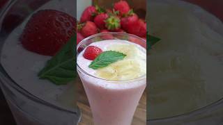 طرز تهیه میلک شیک توت فرنگی رو امشب در چنلsara ghorbani  ببینید.#milkshake #strawberry