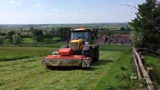 Fastrac 3155 mowing with Kuhn fc280f and 283