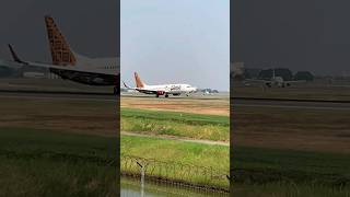 BATIK AIR Boeing 737 mendarat di bandara Soekarno Hatta.