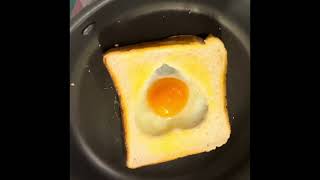 Egg in a Hole| Easy breakfast!