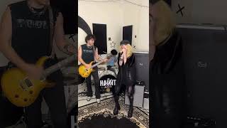 “King For A Day” cover by @piercetheveil  👑🖤 #rockcover #kingforaday #thehaunt