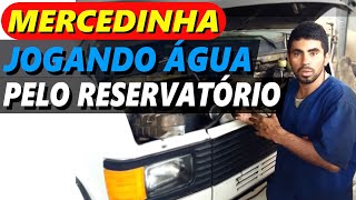 MERCEDINHA JOGANDO ÁGUA PARA FORA DO RESERVATÓRIO