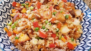 Fried rice , para aproveitar as sobras  do jantar de ontem .