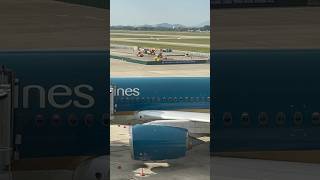 Vietnam airlines a321 blows tire at Hanoi International airport