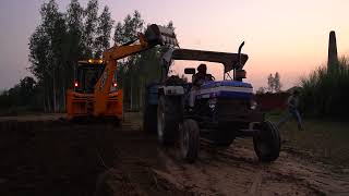 Jcb 3dx Backhoe Machine Loading Mud In Mahindra 4WD Tractor and Swaraj Tractor | Jcb Tractor Videos