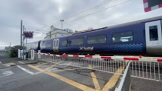 Level crossing at Ardrossan Town station