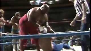 Abdullah The Butcher, Ron Starr & Chicky Starr vs The Invaders & Carlos Colon