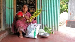 আজ বাজারে মাছের অভাব তাই আজ কি মাছ কিনে আনলাম \ Village Market Vlog