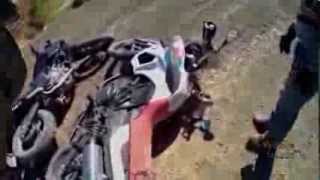 Crash..V-strom & BMW 800 GS offroading.