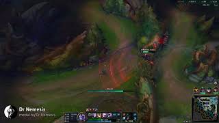 KhaZix's R dodging Warwick's R @0:30