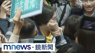 立院內政委員會審選罷法修正案　藍綠甲動火爆推擠｜#鏡新聞