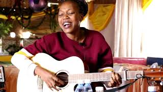 Daloo Deey performs " Tshinari Tshahashu" by Razie Kay (Live cover)