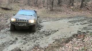 Jeep Grand Cherokee WJ 4.7 Off Road Playing in Mud