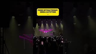 Fedez non intonatissimo durante un live #trapitaliana #fedez #fail #autotune #concerto