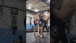 Body kick knockdown 🔥 MMA body kick