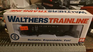 A product review on a walthers trainline clinchfield 2 bay hopper