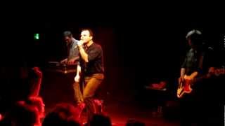 Future Islands - Close To None (Live @ Petit Bain)