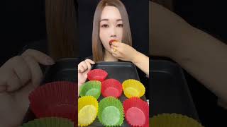 Colorful cupcake linners 😍 Satisfying ASMR mukbang experience #shorts