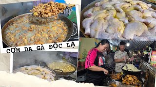 Hàng cơm da gà xối mỡ siêu giòn độc lạ vỉa hè Sài Gòn, không có quán thứ 2