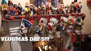 CHRISTMAS DECOR TOUR AT MY MOMS HOUSE!!! VLOGMAS DAY 5