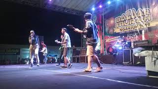 Disayidan Cover Maestro Ska @ Bazar Murah Pasar Wage Nganjuk 15 Desember 2019