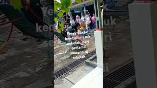 libur sekolah telah usai ,saatnya kembali ke sekolah🥰