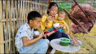 Pick sweet star fruit and it to have money to raise children, cook rice, and grill meat to eat