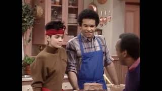 The Cosby Show - Elvin Makes a Cake 🎂