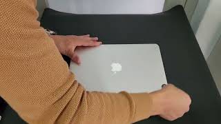 SIXTEEN10 TPU Film Case Protector Installation Video For Apple Macbook