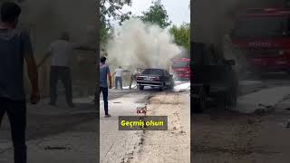 Otomobilden dumanlar yükseldi