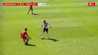 Felipe Alvarez (04) defensor de River vs Independiente- 4ta División 2023