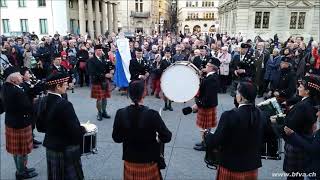 "Highland Cathedral" Trummle Bummle vor dem Sechseläuten in Zürich/Zurich Caledonian Pipe Band 2017