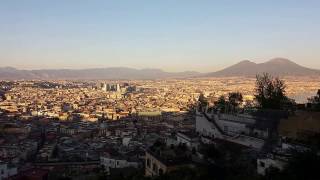 L'incredibile panorama di Napoli al tramonto