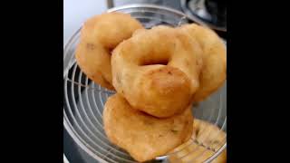 Uzhunnu Vada | Medu Vada | Sambhar Vada | #shorts #uzhunnuvadashorts #youtubeshorts #trendingshorts