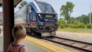 TRAIN TRACKING #34 | Visiting An AMTRAK Station!!