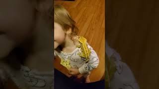 She Loves The Crested Geckos