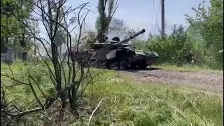 Ukrainian soldier clears a tank with a nade.