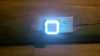 Uigos LED Night Light Lamp, Perfect lighting solution LED nightlight automatic turn on