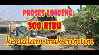 Proses loading 300ribu layangan sukhoi