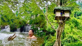 The girl was attacked by a crocodile while bathing, spending the night in a wilderness treehouse.