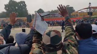 Craze for PM @NarendraModi at Rajpath after the #RepublicDay parade | #republicday2022 #rajpath